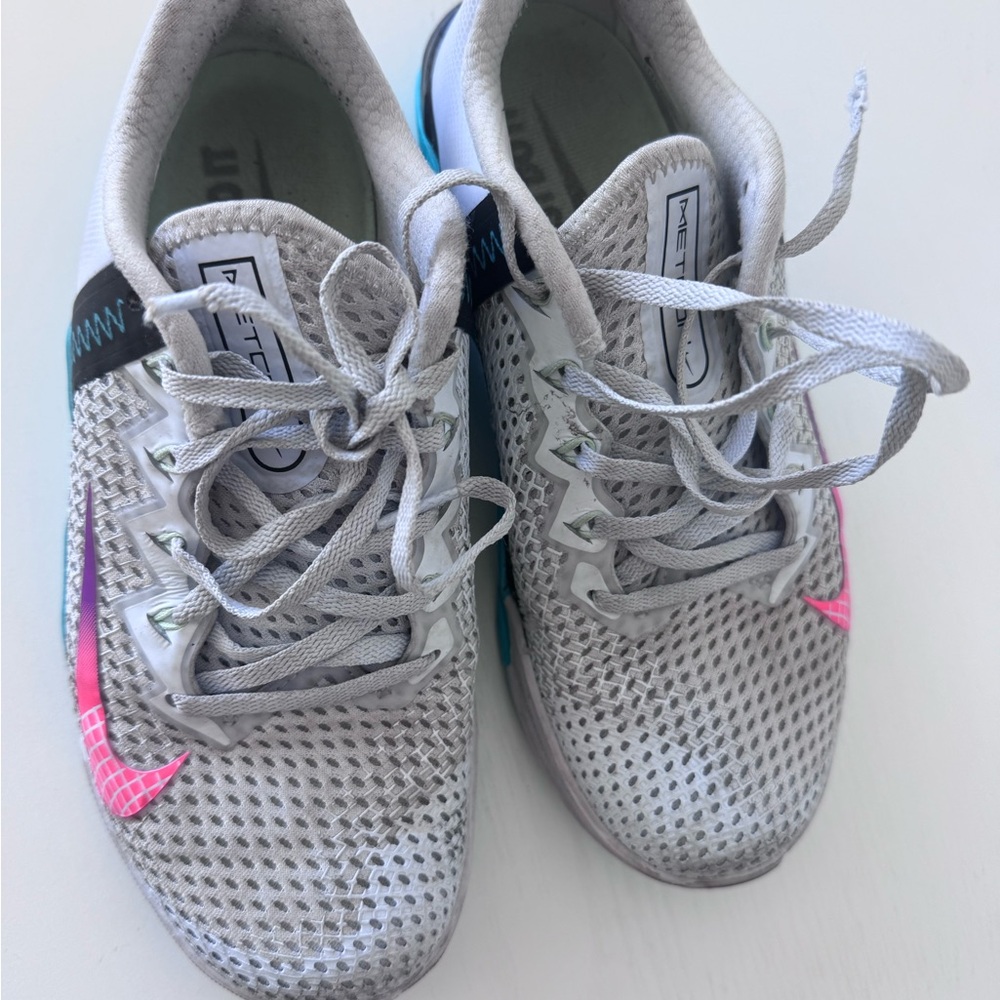 Nike Women's Athletic Shoes in Gray and Pink